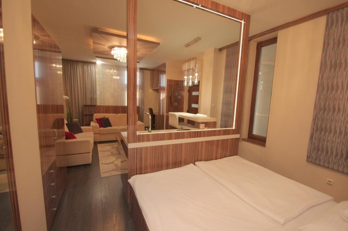 Hotel Vadaszkuert Superior İstolni Belgrad Dış mekan fotoğraf