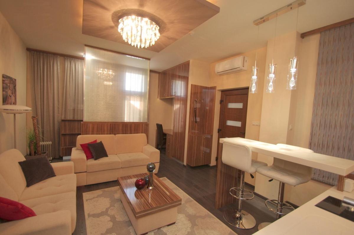 Hotel Vadaszkuert Superior İstolni Belgrad Dış mekan fotoğraf