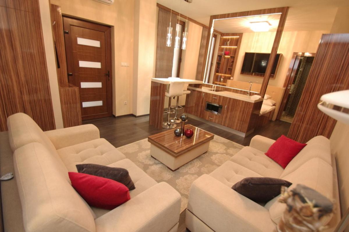 Hotel Vadaszkuert Superior İstolni Belgrad Dış mekan fotoğraf