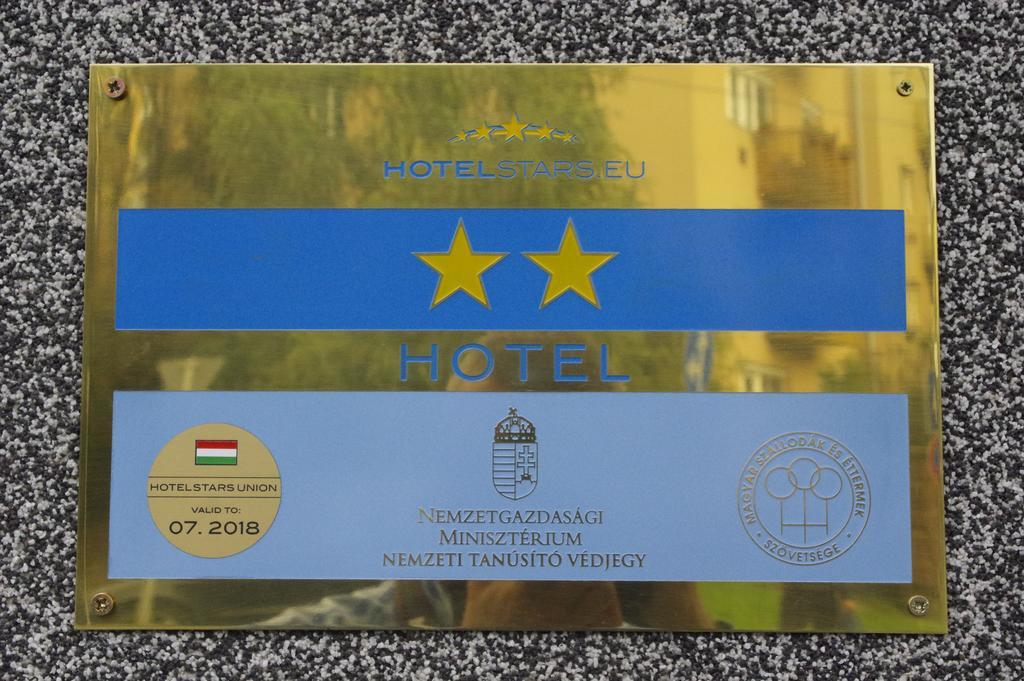 Hotel Vadaszkuert Superior İstolni Belgrad Dış mekan fotoğraf