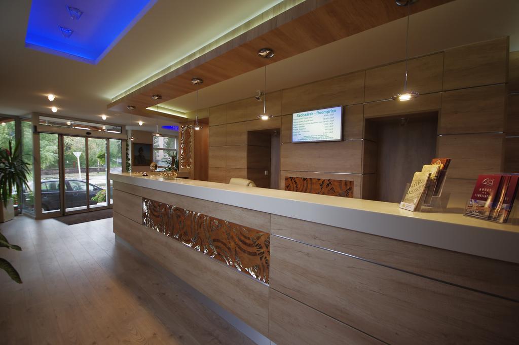Hotel Vadaszkuert Superior İstolni Belgrad Dış mekan fotoğraf