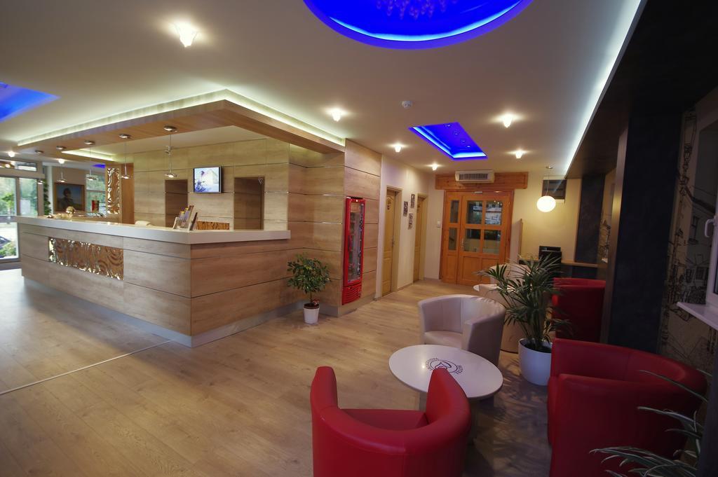 Hotel Vadaszkuert Superior İstolni Belgrad Dış mekan fotoğraf